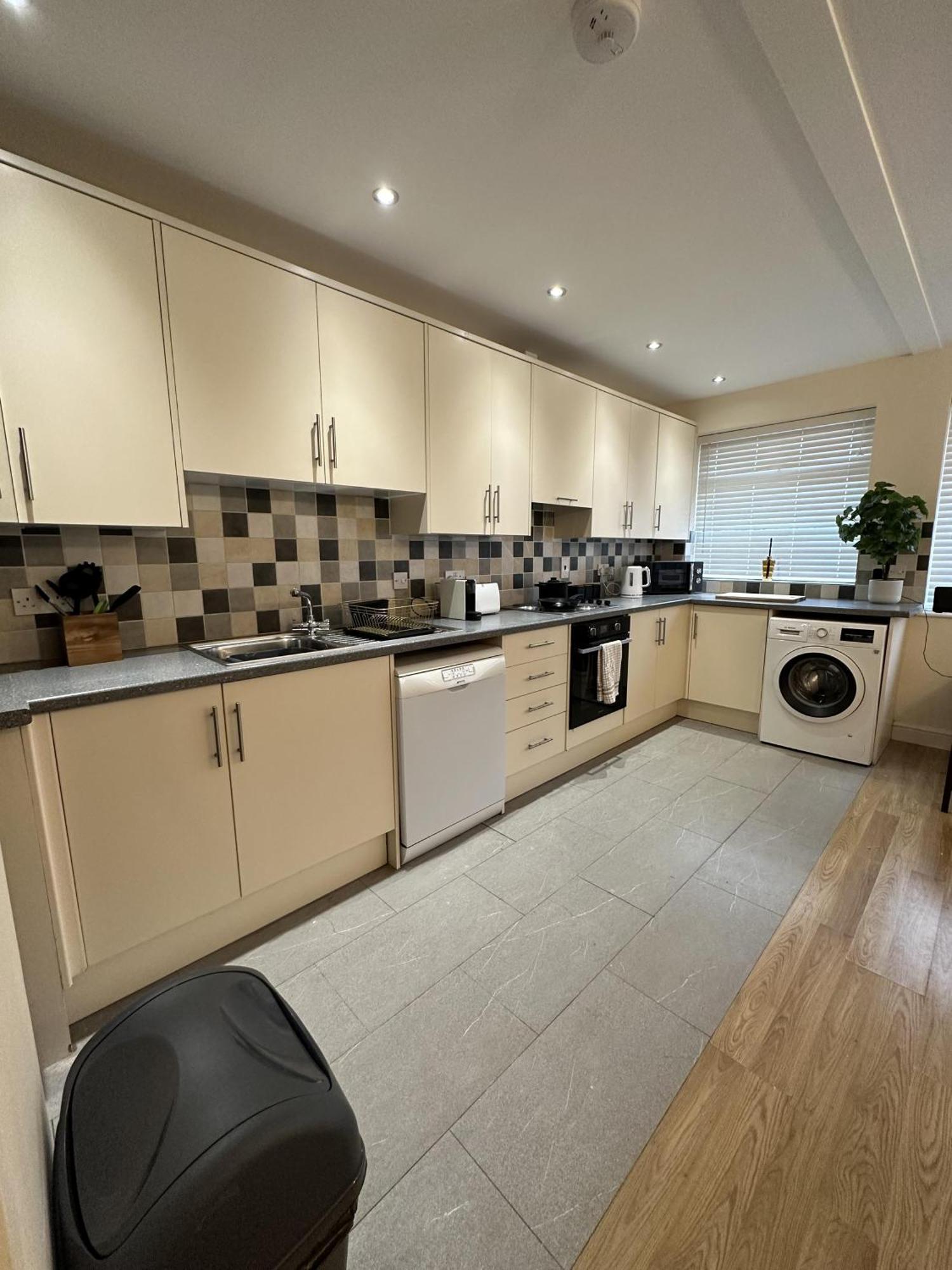 Charming 2-Bed Apartment In Danbury Essex Chelmsford Exterior foto