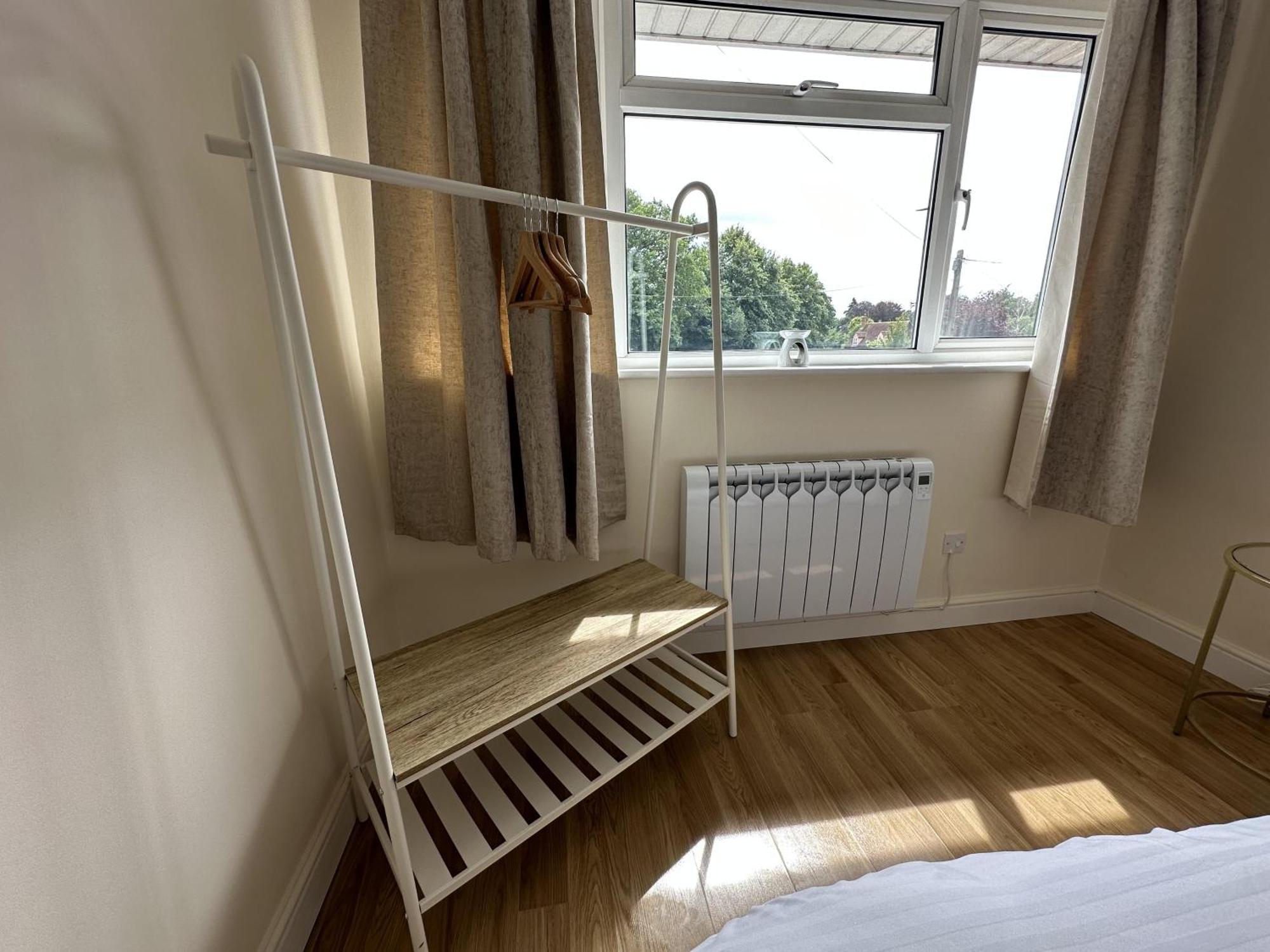 Charming 2-Bed Apartment In Danbury Essex Chelmsford Exterior foto